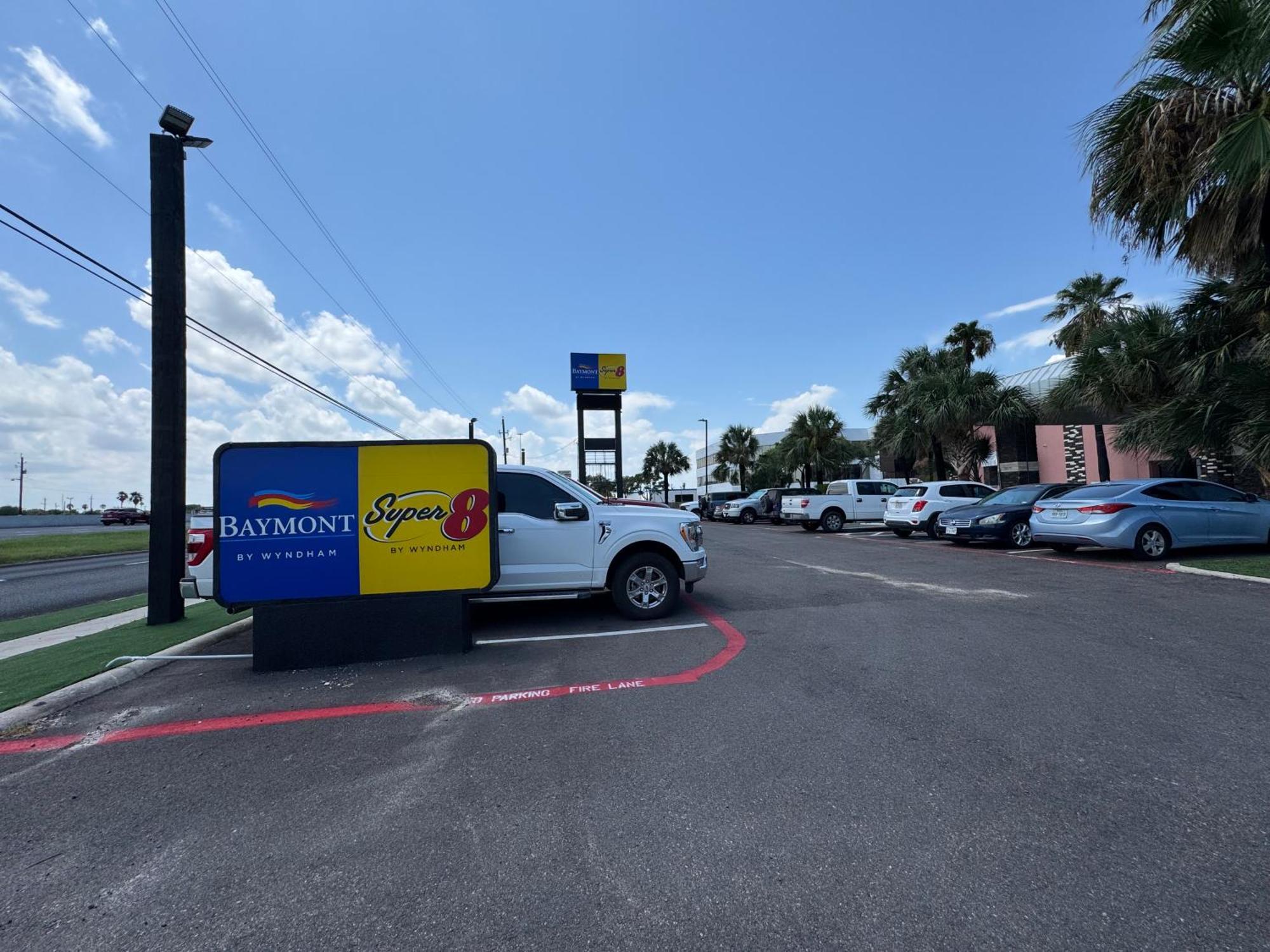 Hotel Baymont By Wyndham Corpus Christi Airport Esterno foto