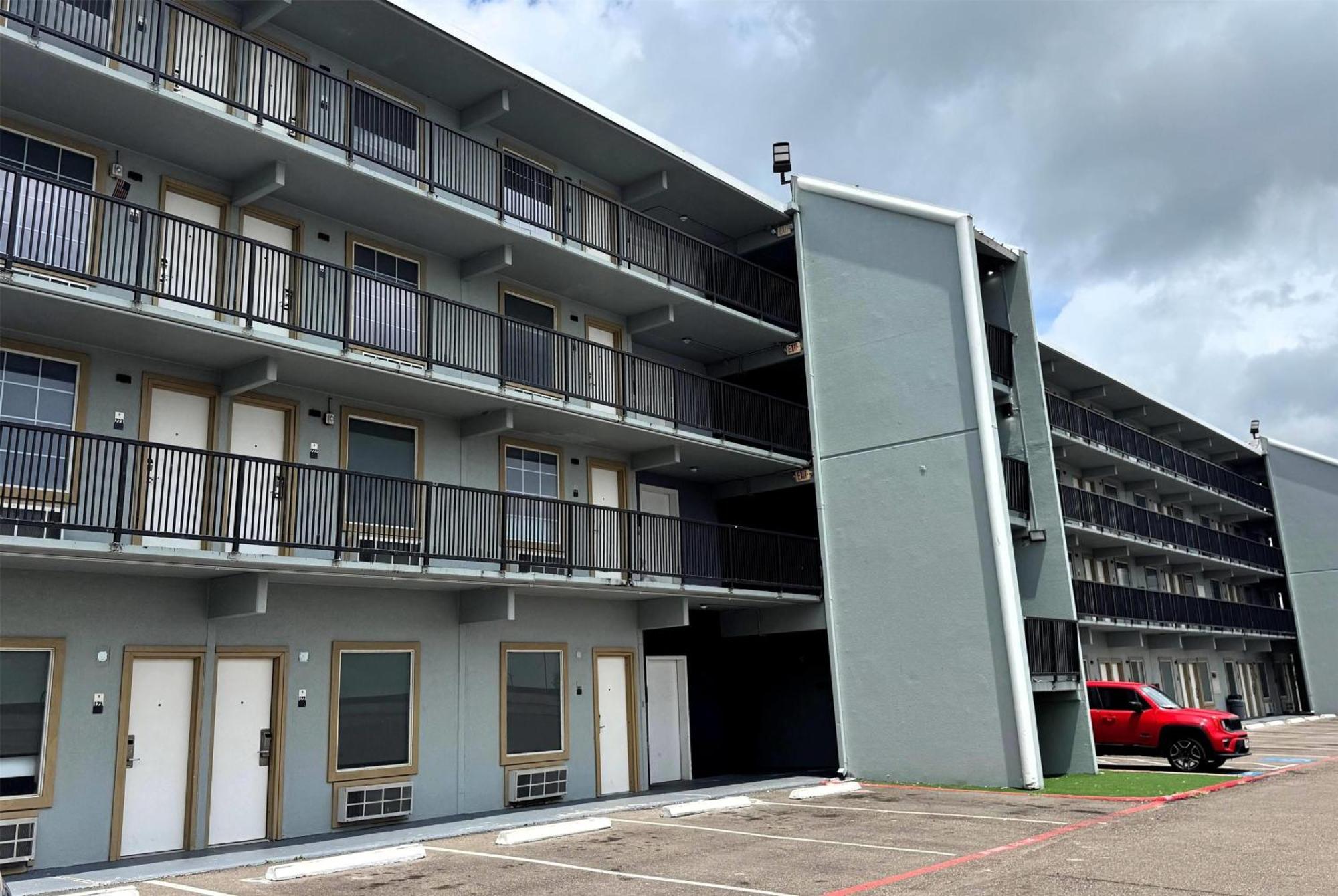 Hotel Baymont By Wyndham Corpus Christi Airport Esterno foto